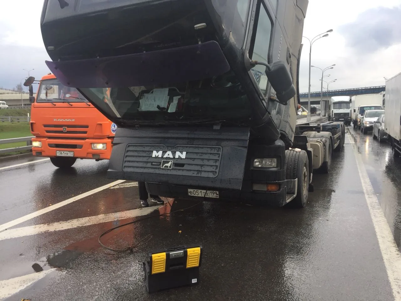 Замена компрессора на грузовике MAN