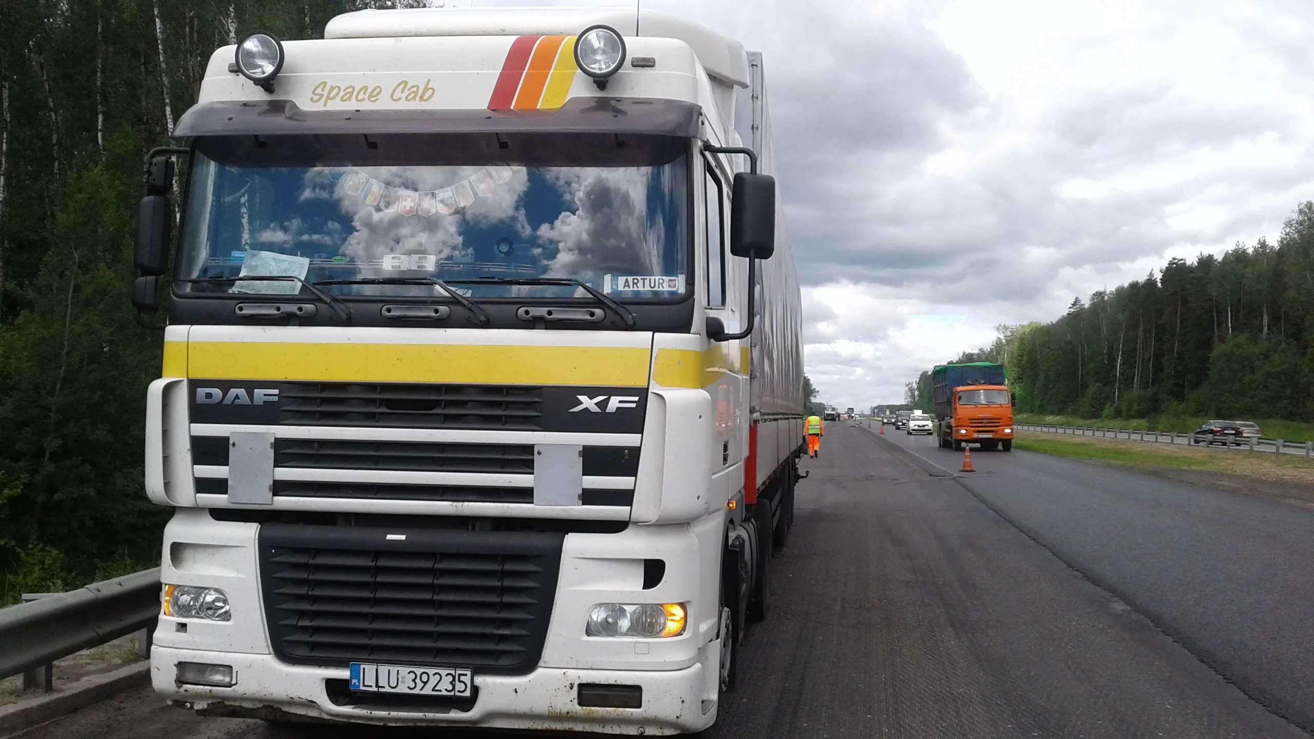 Замена помпы Даф 95